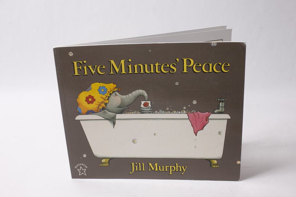 Five Minutes' Peace Jill Murphy Children's Book Elephants ~ 260909-WH 1147